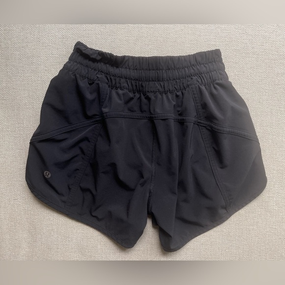 Lululemon Tracker Shorts Lined Inseam 4” In Black Size 4 - Picture 3 of 8